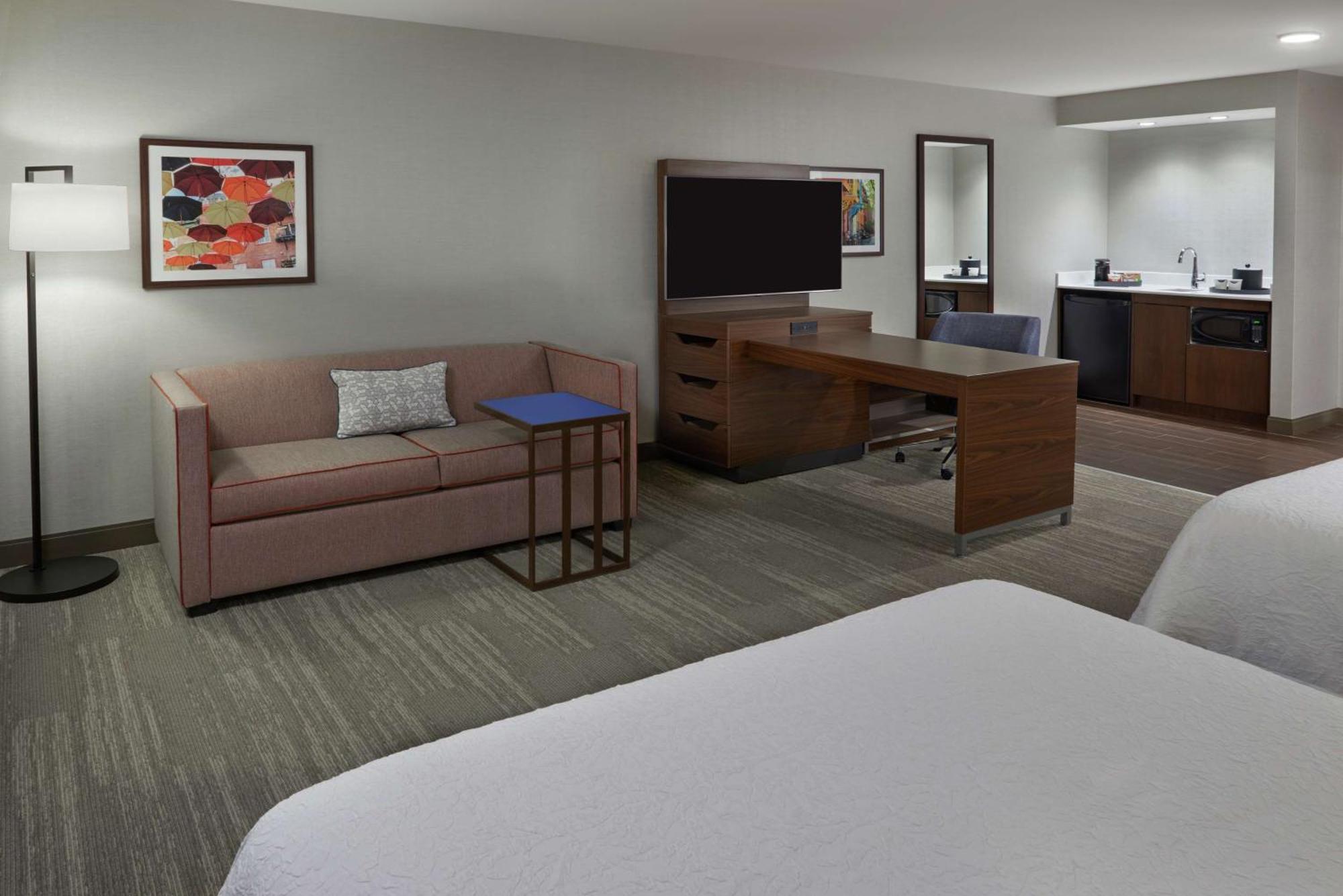 Hampton & Montreal-dorval 4*