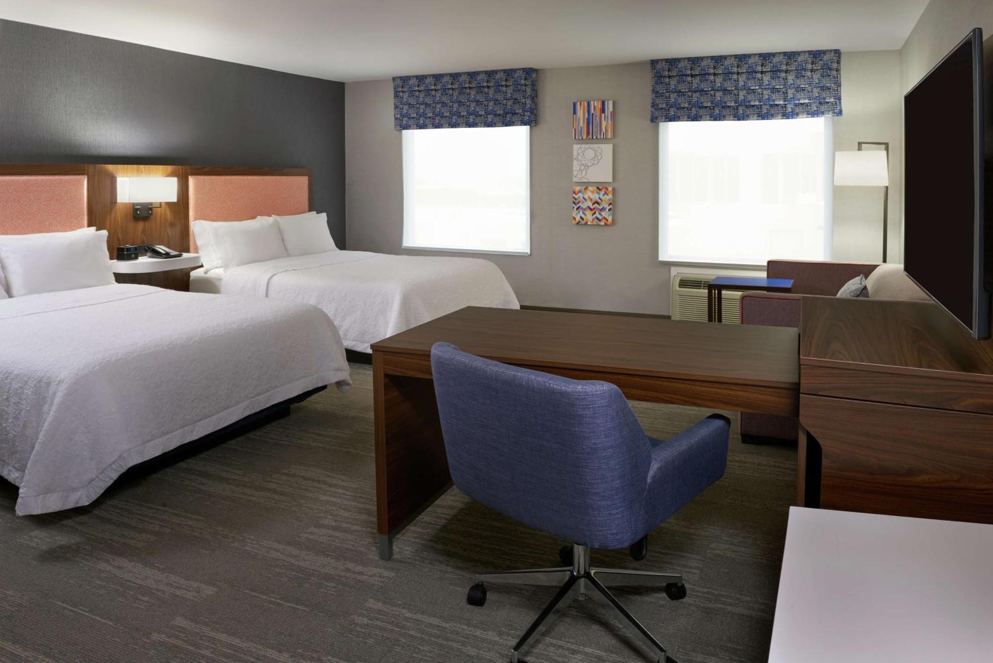 Hampton & Montreal-dorval Hotel