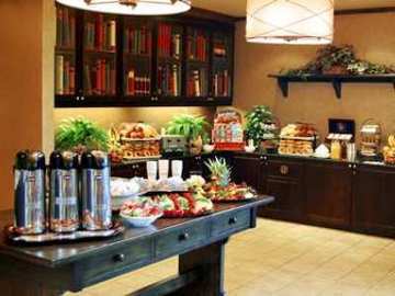 Hampton & Montreal-dorval Hotel