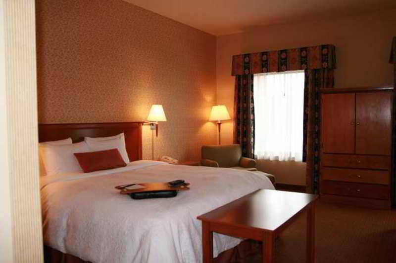 Hotel Hampton & Montreal-dorval 4*